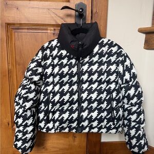 Perfect Moment Nevada Duvet II Jacket in Black and White Houndstooth
